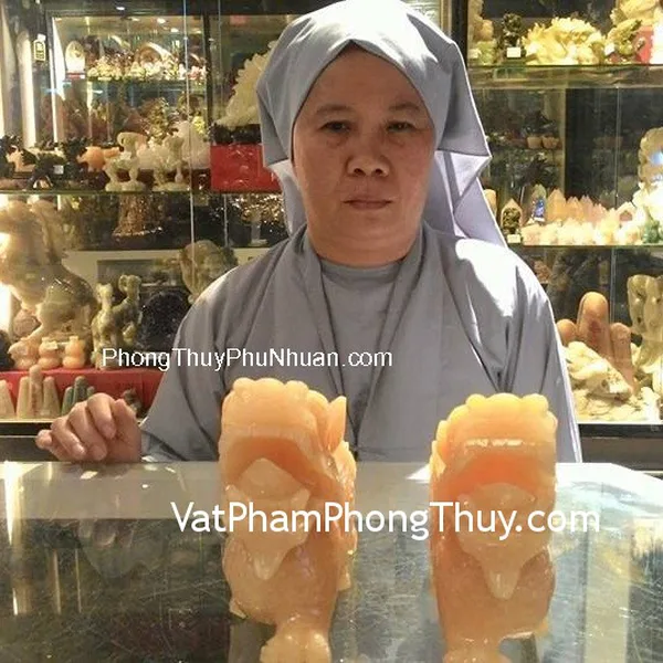 Cô Tuyền - khách hàng mua Tỳ hưu cõng gậy M015