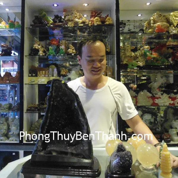 Anh Thủ - khách hàng mua Hang thạch anh tím H086-18279 và Cầu thạch anh vàng QC208