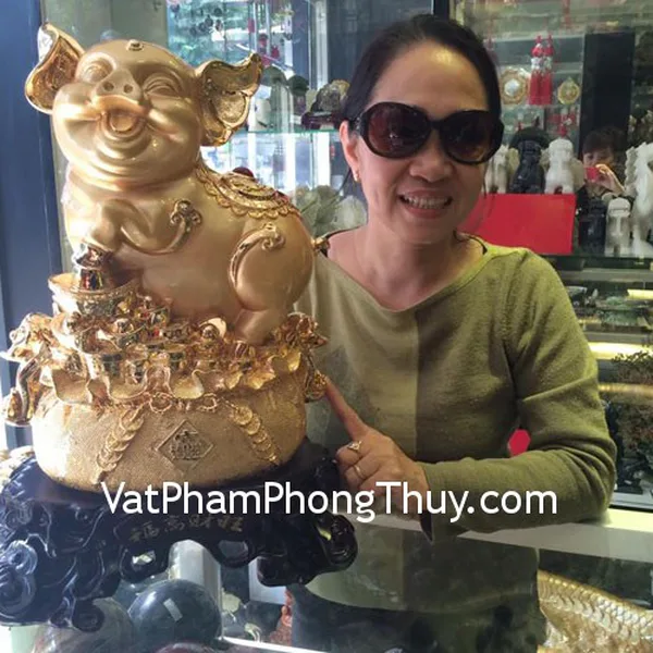 Cô Thủy- khách hàng mua heo vàng trên núi vàng H382G
