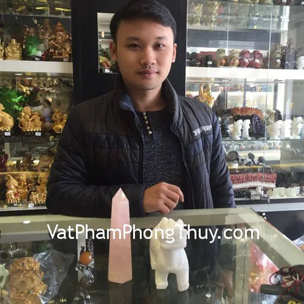 Anh Quân - khách hàng mua tỳ hưu Bắc Kinh trung và trụ thạch anh hồng