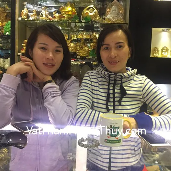 Chị Tuyết- khách hàng mua chuỗi thạch anh tóc xanh Uruguay S6370-S3-4397 và mặt nhẫn tỳ hưu đá ngọc đông linh S748