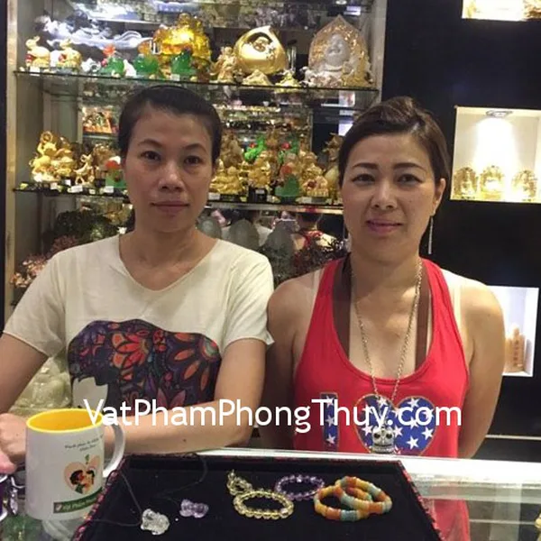 Chị Kim Nguyệt- khách hàng mua chuỗi đông linh lucky S6462, chuỗi thạch anh tím S6223-s3-1741, tỳ hưu thạch anh vàng S764 và tỳ hưu thạch anh tím S763