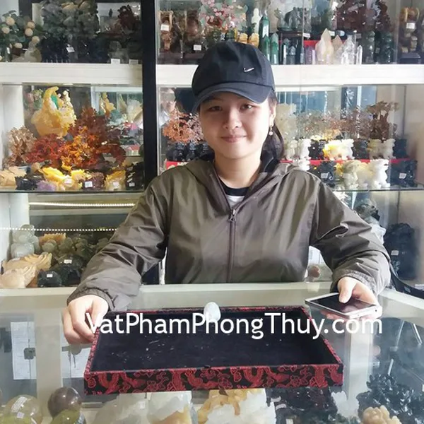 Chị Nhung - khách hàng mua Phật A Di Đà ngọc Phỉ Thúy lớn A+++ S6508-8