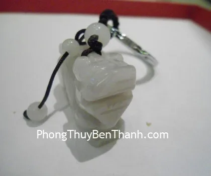Móc khóa tỳ hưu đứng ngọc miến điện đuôi hình tiền FS690