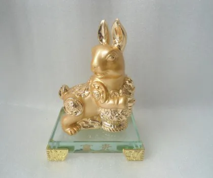 Thỏ vàng ôm giỏ tiền nhỏ, thủy tinh - phú quý FH423G