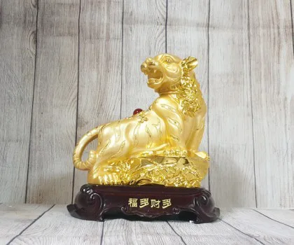 Chúa hổ vàng bóng lưng hồng châu gầm trên núi đá vàng đế gỗ - Phước Đa Tài Đa LN182