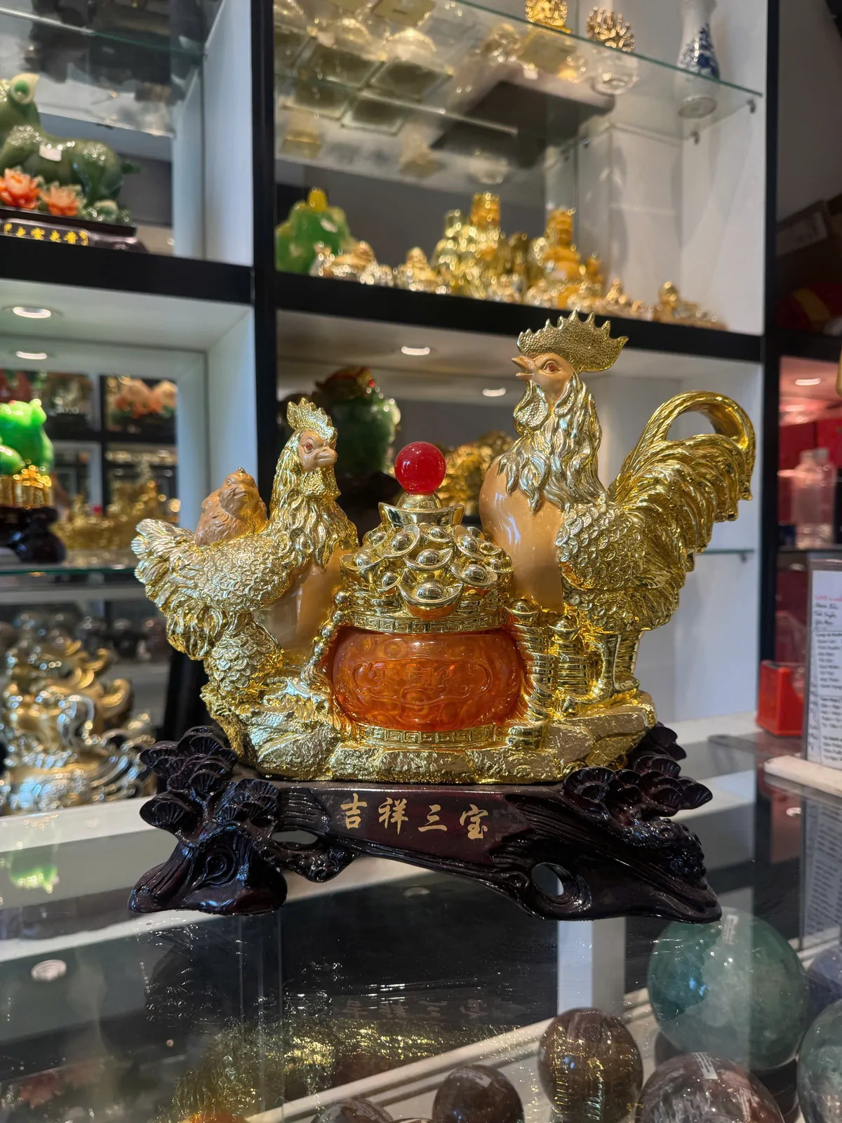 Gia đình gà trên hũ vàng (nhỏ) - Cát tường tam bảo G003A