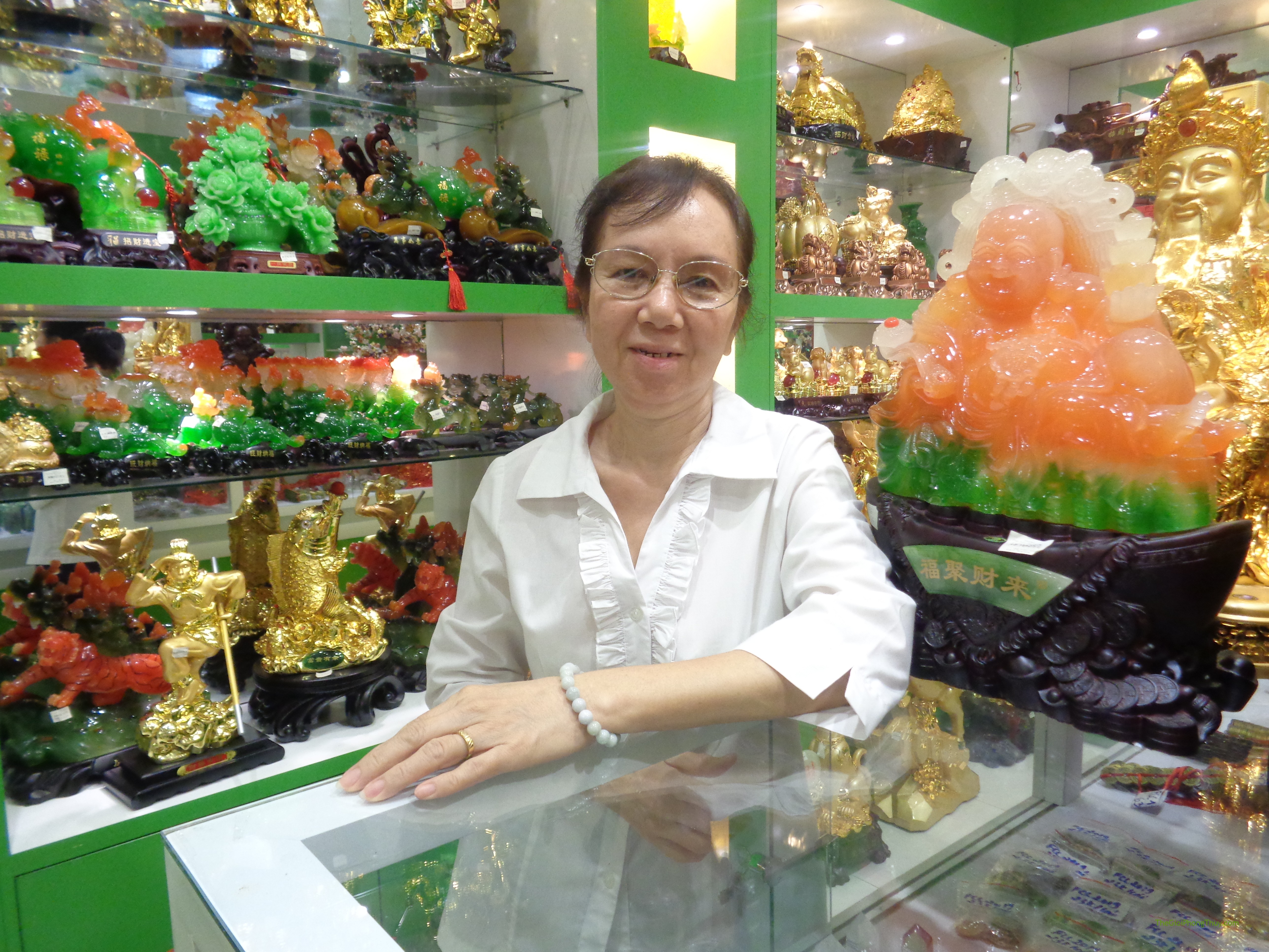 Cô Mai - Khách hàng mua vòng đeo tay ngọc Myanmar FS5114