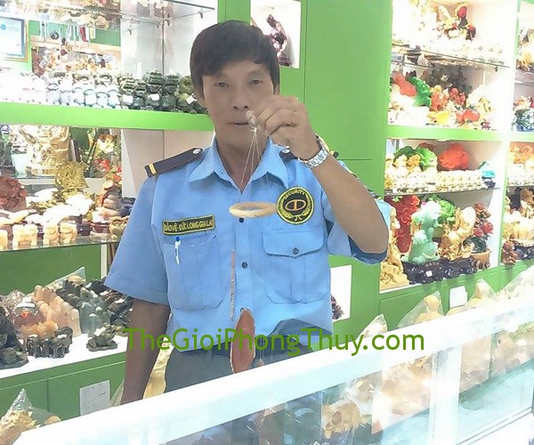 Chú Vinh - khách hàng mua chuông gió mã não đỏ FH093-1