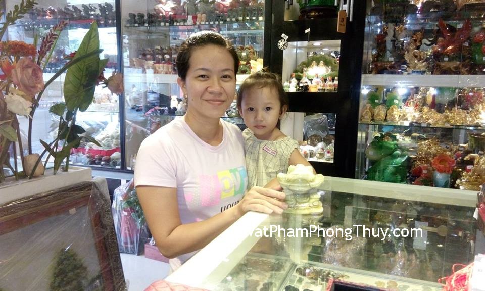 Chị Dung - khách hàng mua thiềm thừ Cẩm Thạch CTT-M