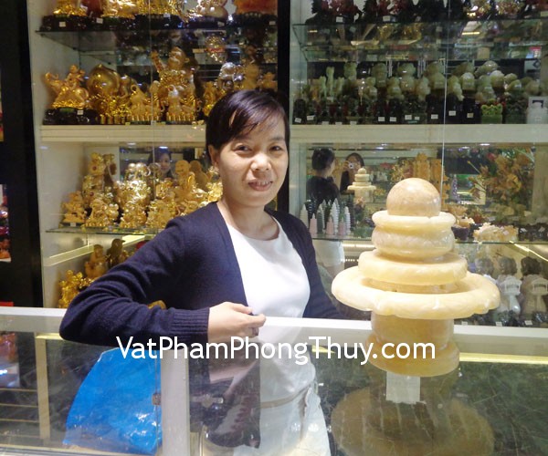 Chị Minh - khách hàng mua Phong thủy luân đá ngọc Hoàng long M154