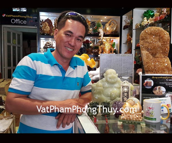 Anh Đạt - khách hàng mua tỳ hưu lam ngọc GM016, đào vàng H335G, quả cầu thạch anh tím GM142-3340, quả cầu đỏ hải dương HM163-2282 và kim bài thiên quan tứ phước CC1160