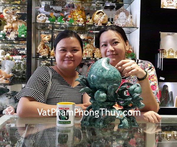 Chị Tuyền - khách hàng mua quả đào tiên xanh K199M