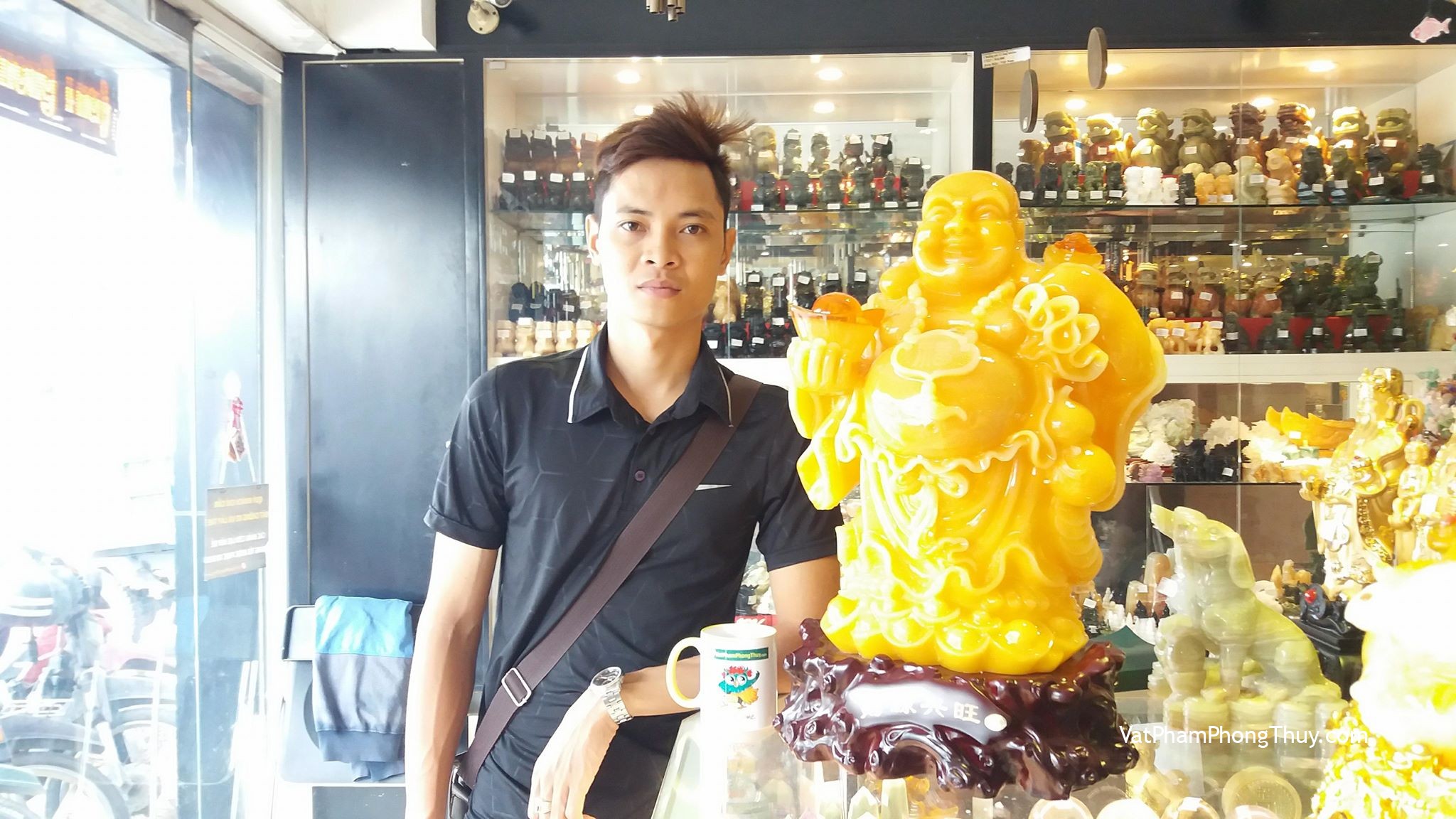 Anh Vũ - khách hàng mua tượng Phật Di Lạc ngọc vàng C128A