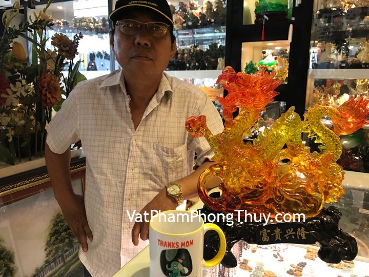 Chú Sáu - khách hàng mua tượng Rồng lưu ly C070A
