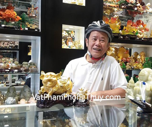 Chú Hồng- khách hàng mua tượng heo vàng tài lộc C207A và thiềm thừ vàng nhỏ C066A